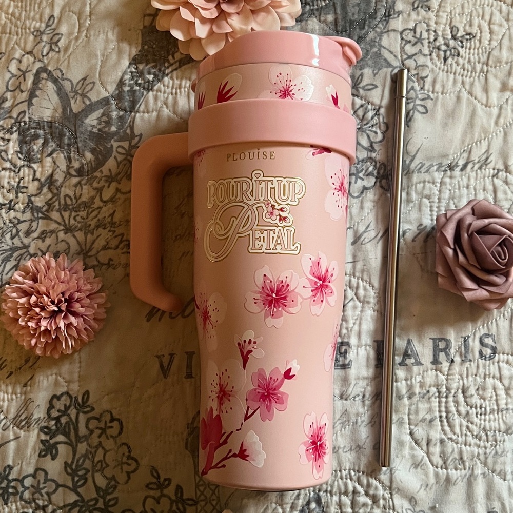P.Louise Pour It Up Petal Cup Tumbler